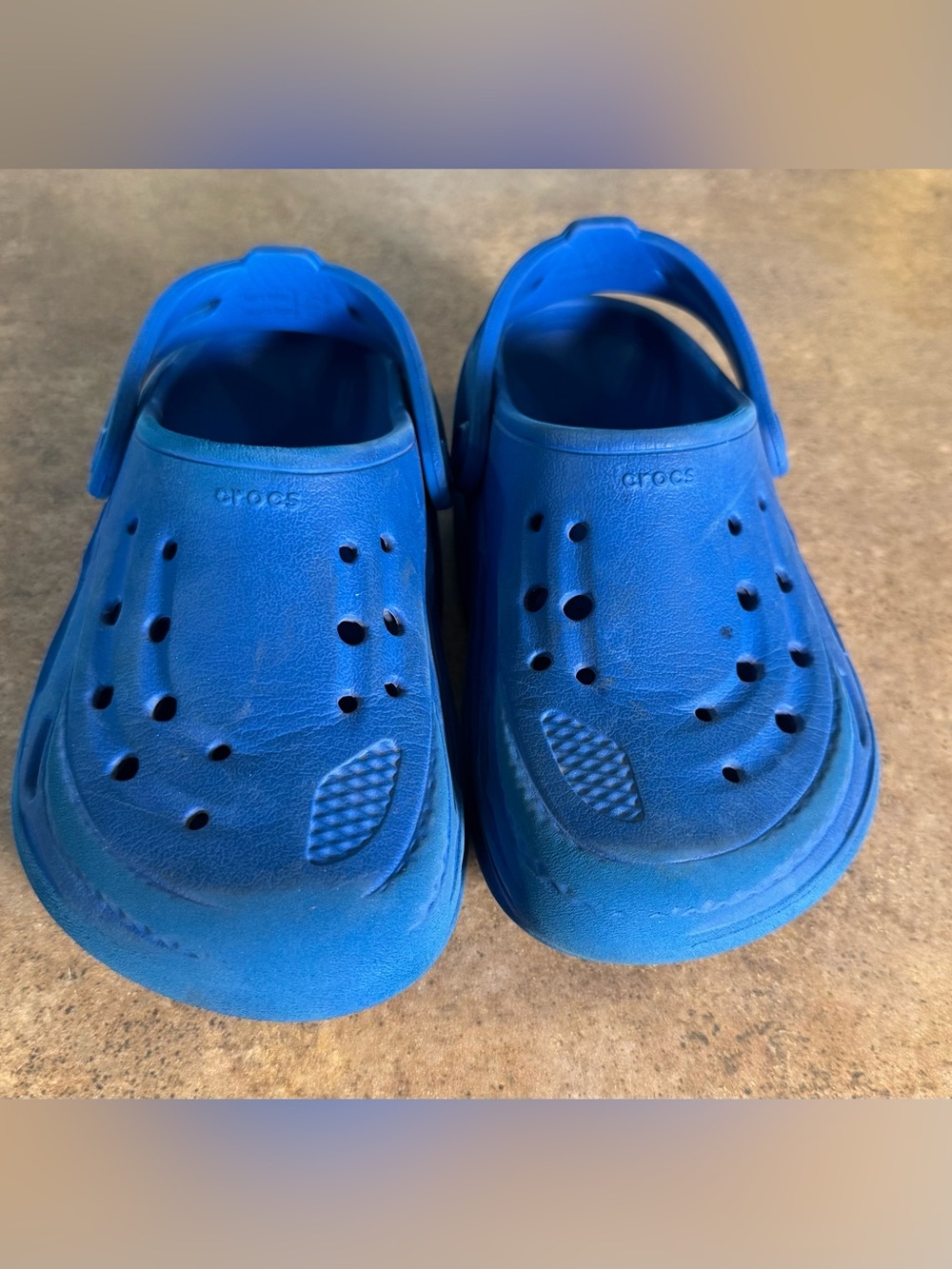 CROCS  Kids Off Grid Clogs in Bright Blue Boys Size 1